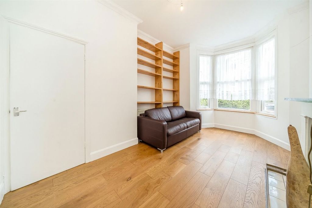 Property photo 2 of 8