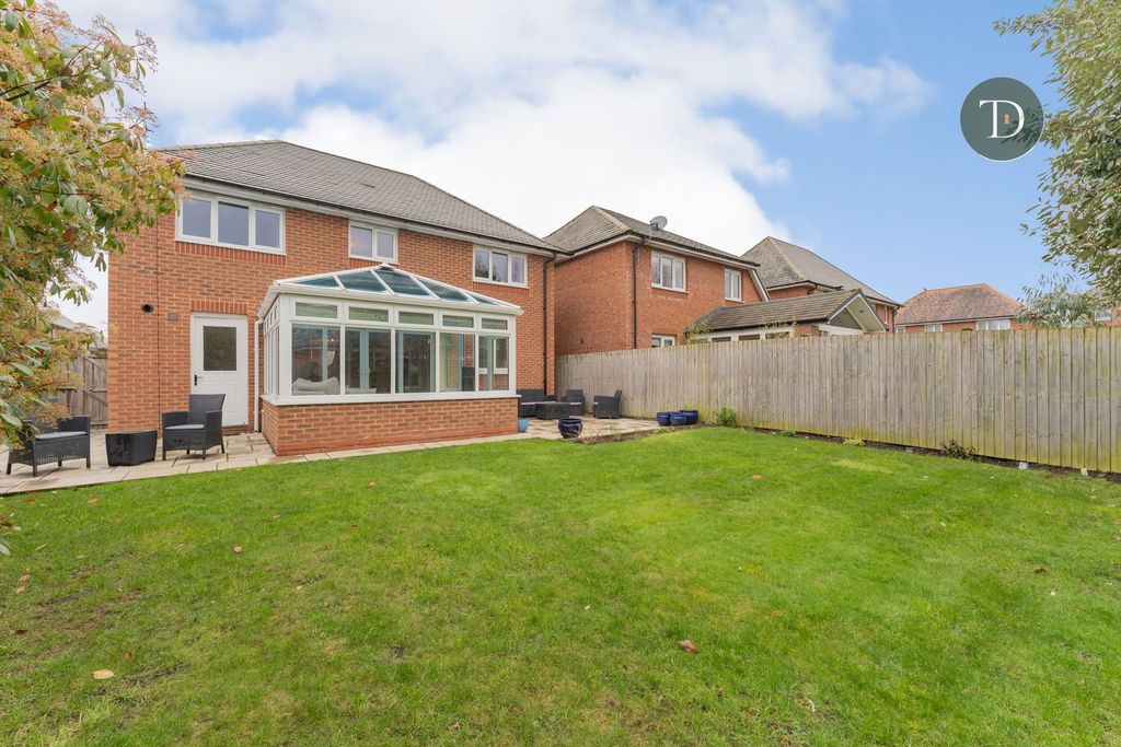 Property photo 2 of 29