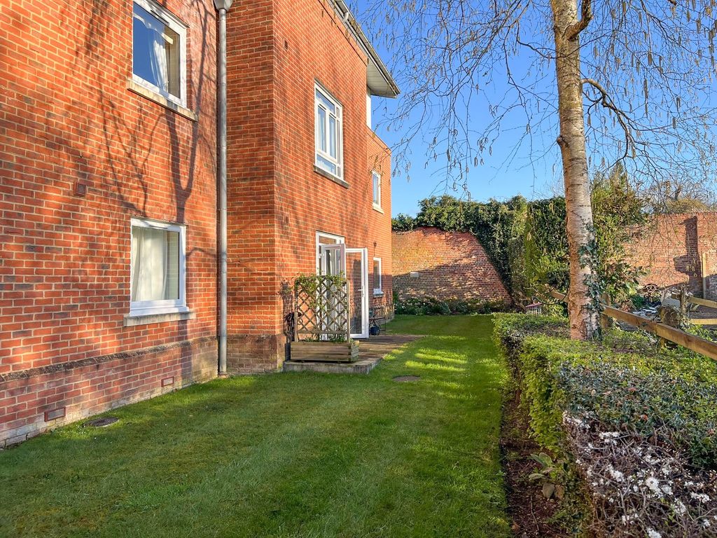 Property photo 1 of 27 Picture No. 48