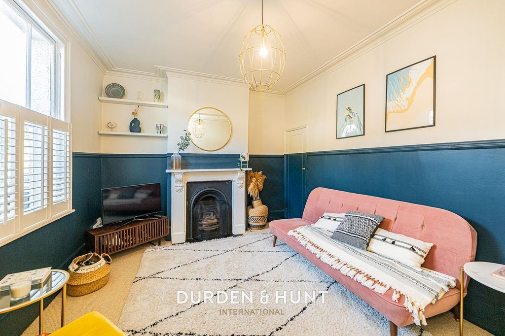 Property photo 2 of 21 Cowley-27.Jpg