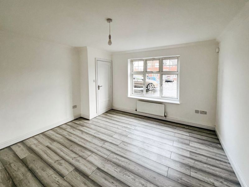 Property photo 2 of 16 Lounge