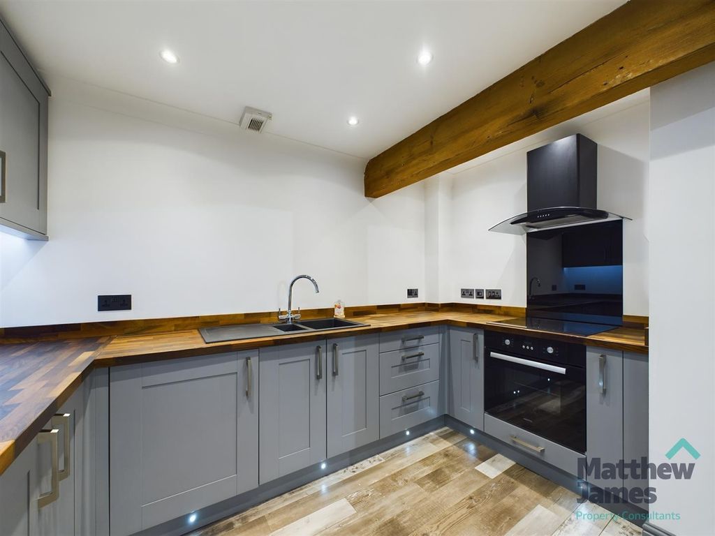 Property photo 2 of 15 Cam03063G0-Pr0060-Still009.Jpg