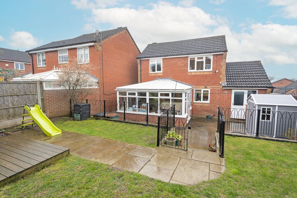 Property photo 2 of 17 16 Beech Tree Rd - 025