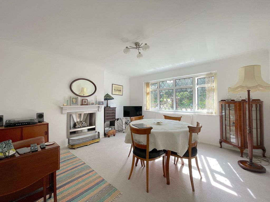 Property photo 2 of 22 Dining Room (1)