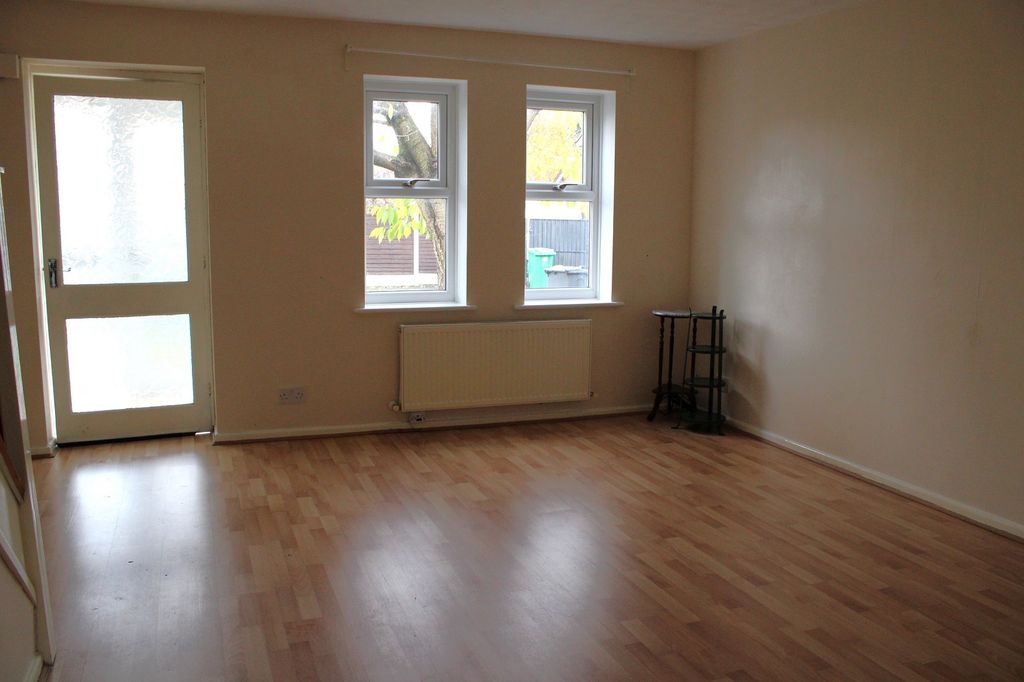 Property photo 3 of 12 Reception