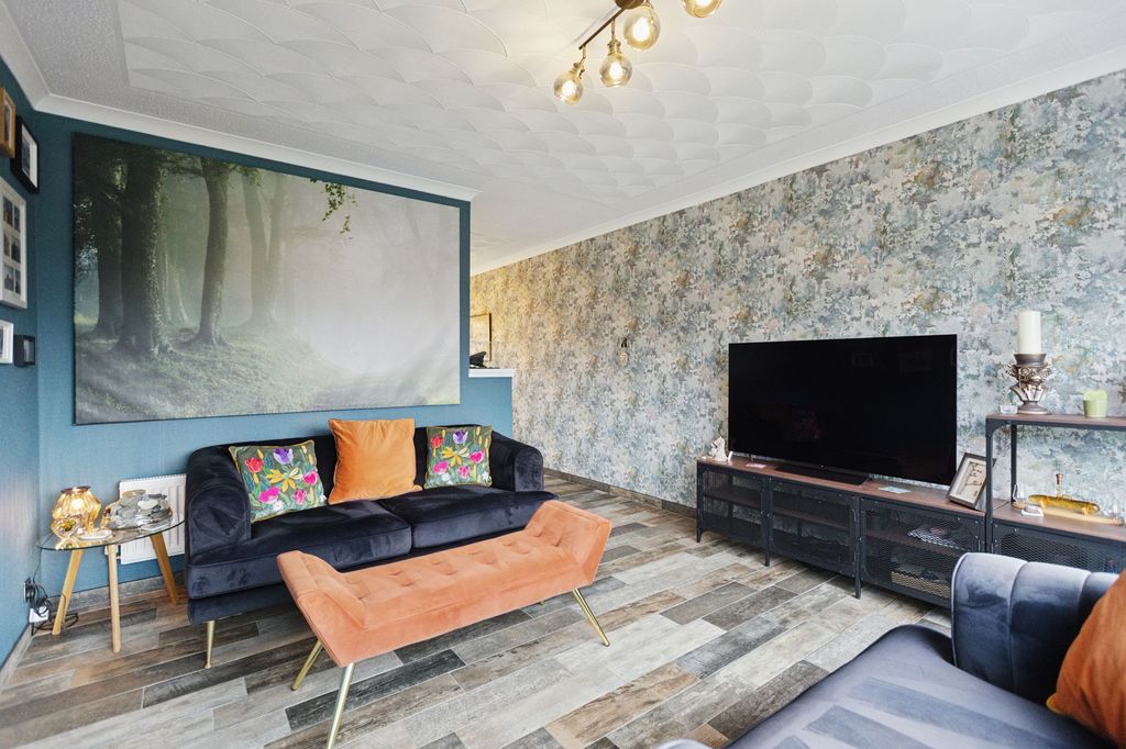 Property photo 3 of 24