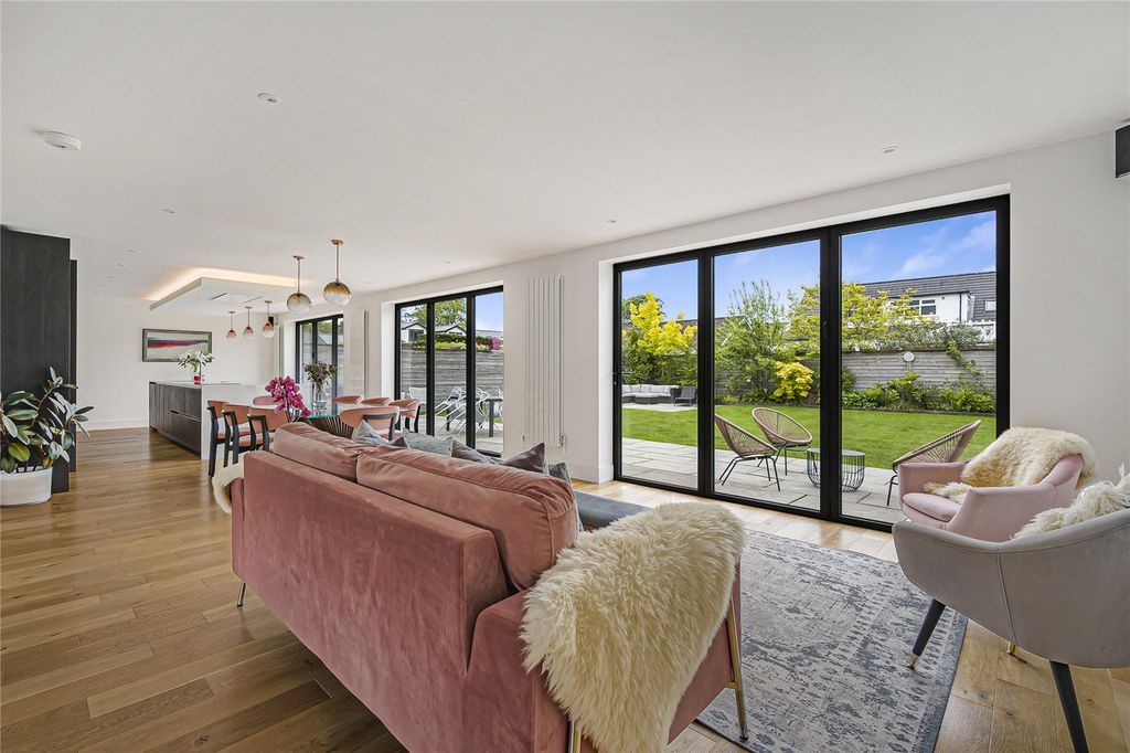 Property photo 3 of 24 Kitchen/Dining Room