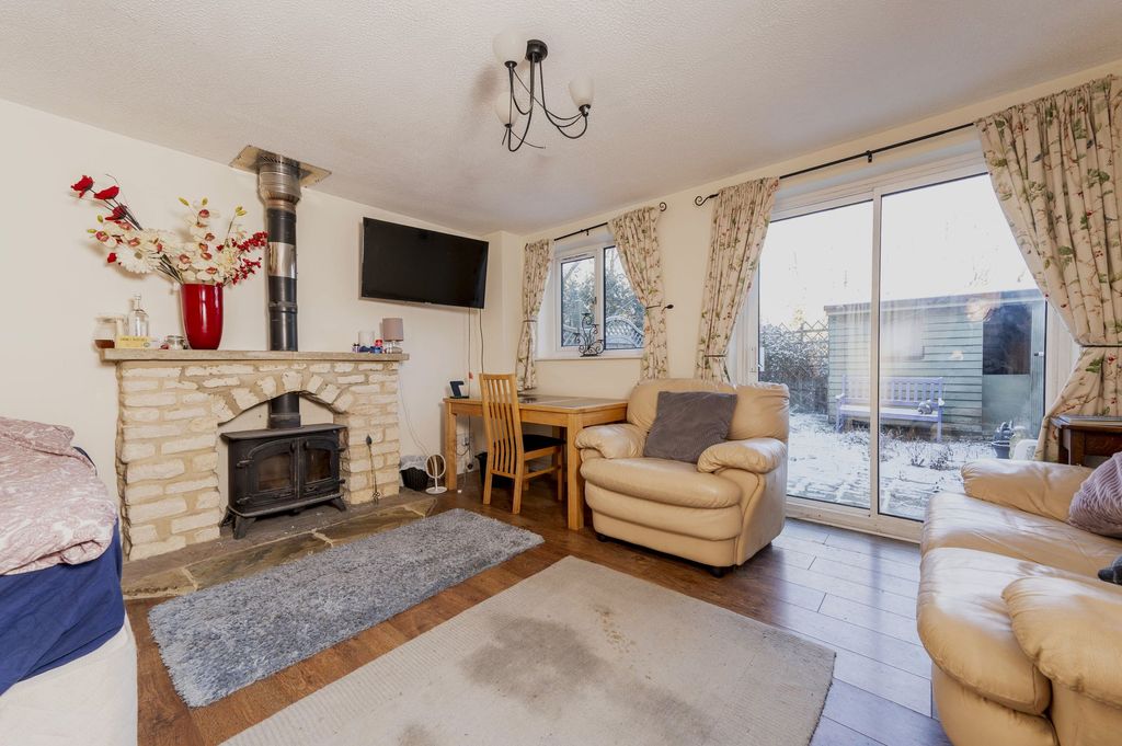 Property photo 3 of 13 Living Room