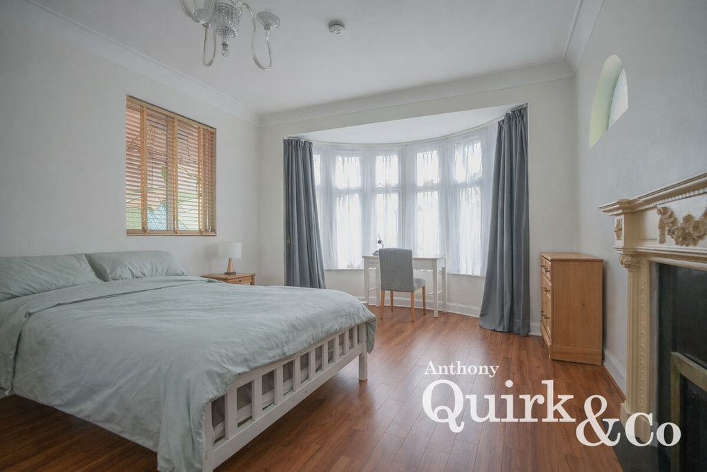 Property photo 3 of 25