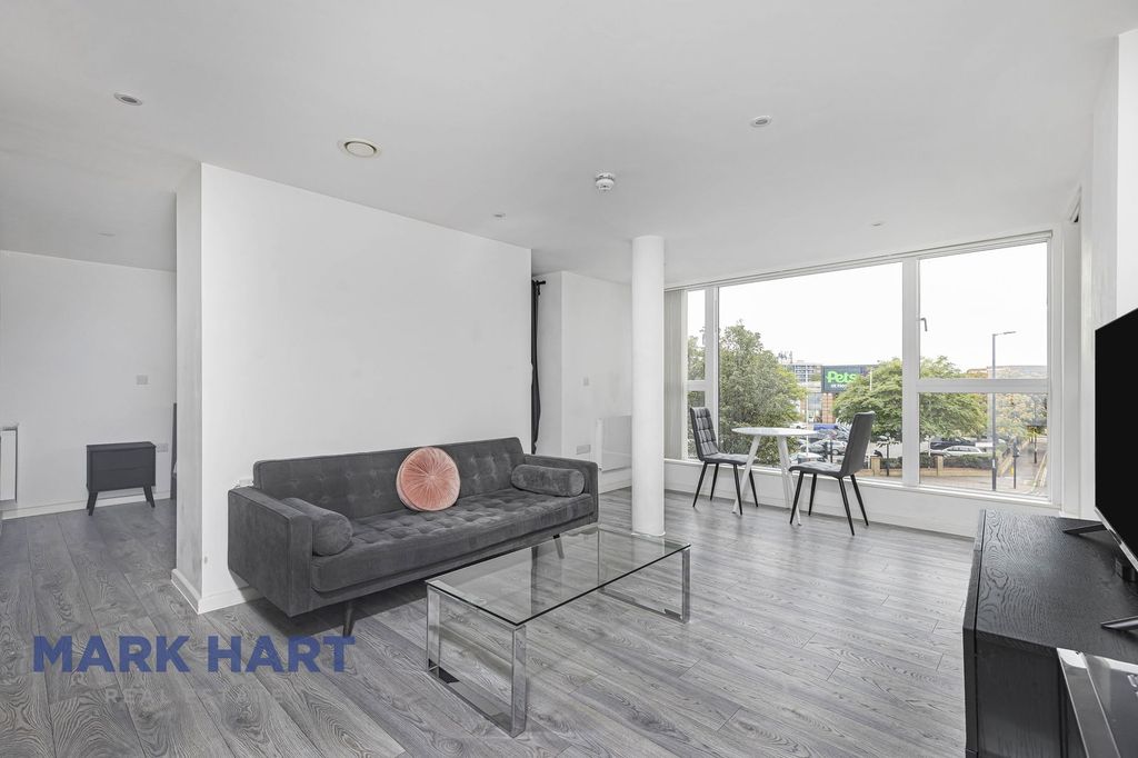 Property photo 2 of 14