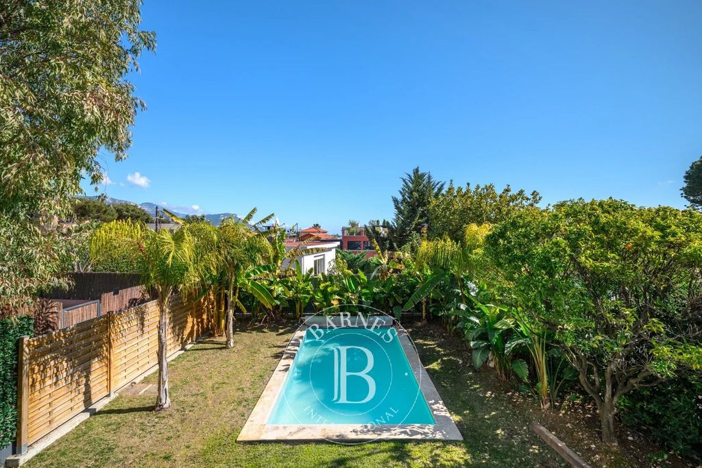 Property photo 2 of 24