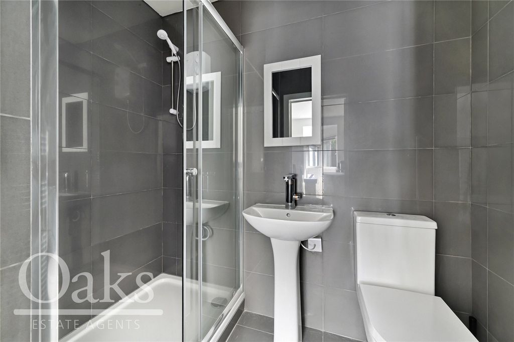 Property photo 2 of 7 En-Suite