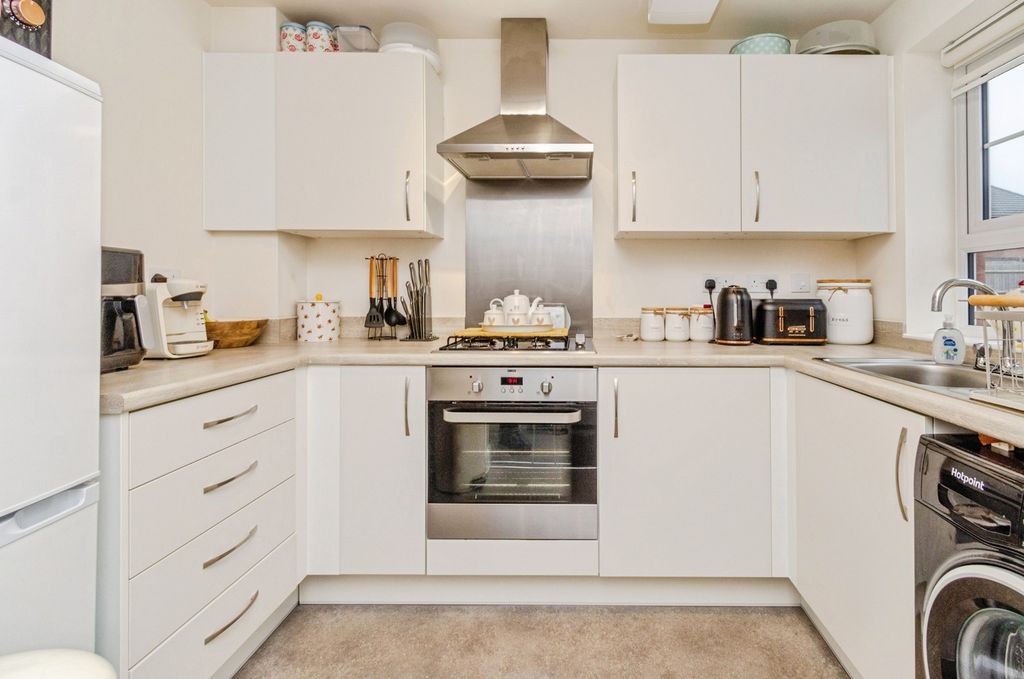 Property photo 2 of 17 Photo