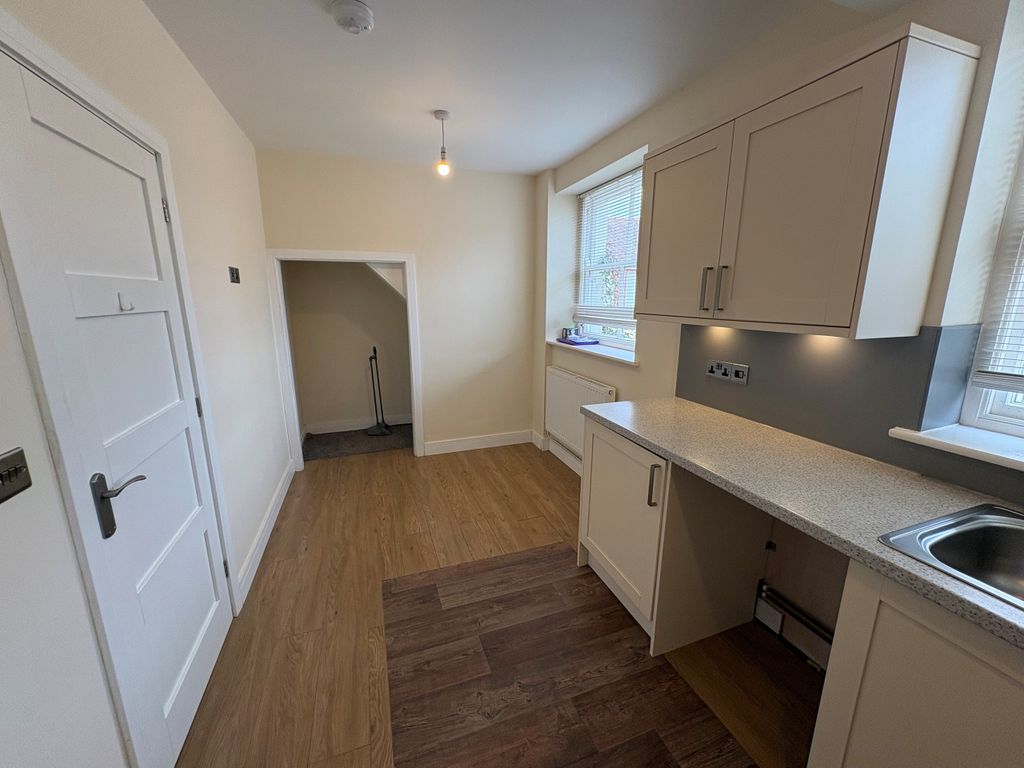 Property photo 3 of 13 Dining End