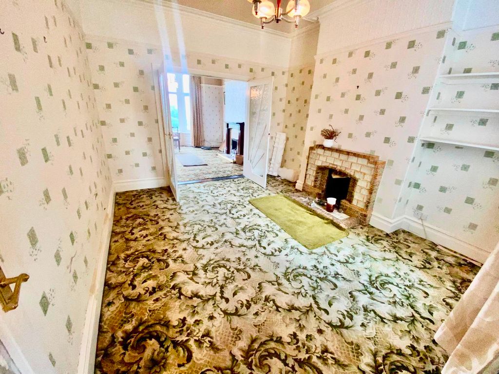 Property photo 2 of 22