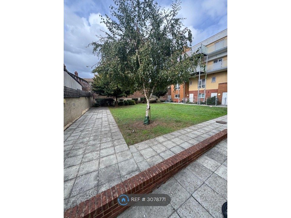 Property photo 2 of 25