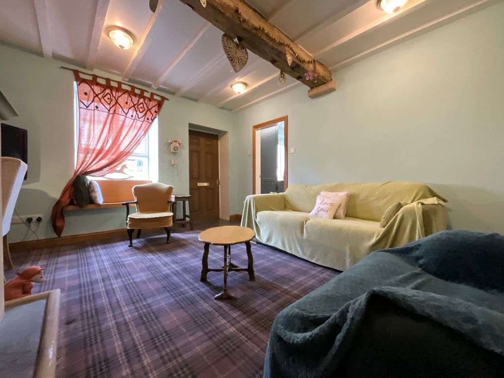 Property photo 3 of 17 Spacious Yet Cosy Lounge