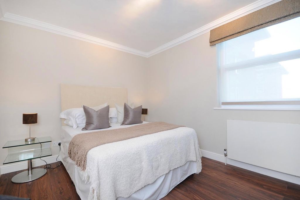 Property photo 1 of 3