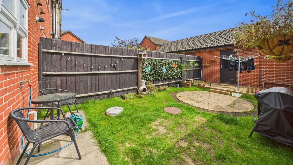 Property photo 2 of 8