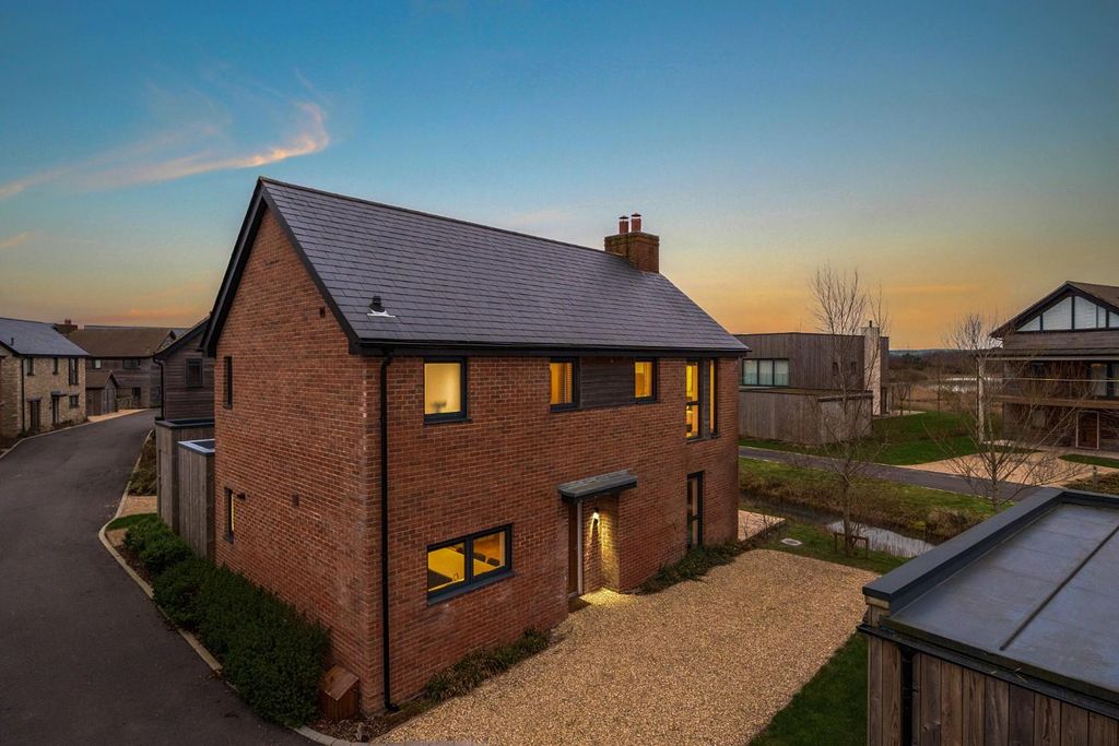 Property photo 1 of 42 1410233-6-69976Ca54d49B.Jpg