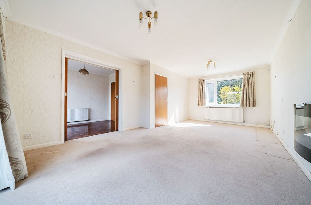 Property photo 2 of 21