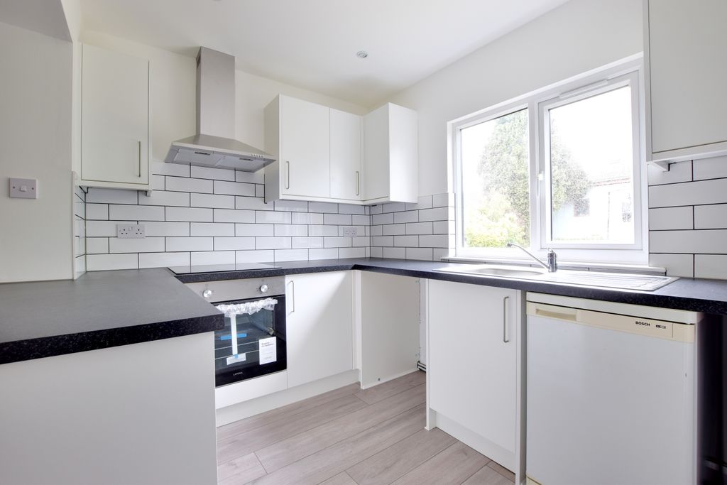 Property photo 2 of 16 3