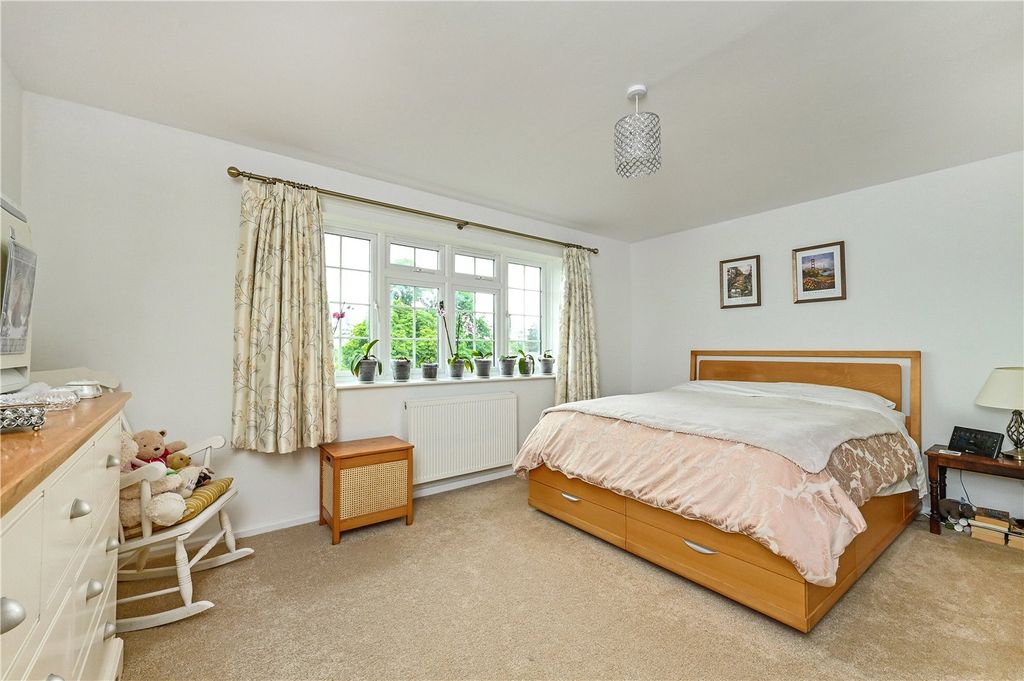 Additional image 6 of 4 bed detached house for saleThe Ridings, Liss, Hampshire GU33