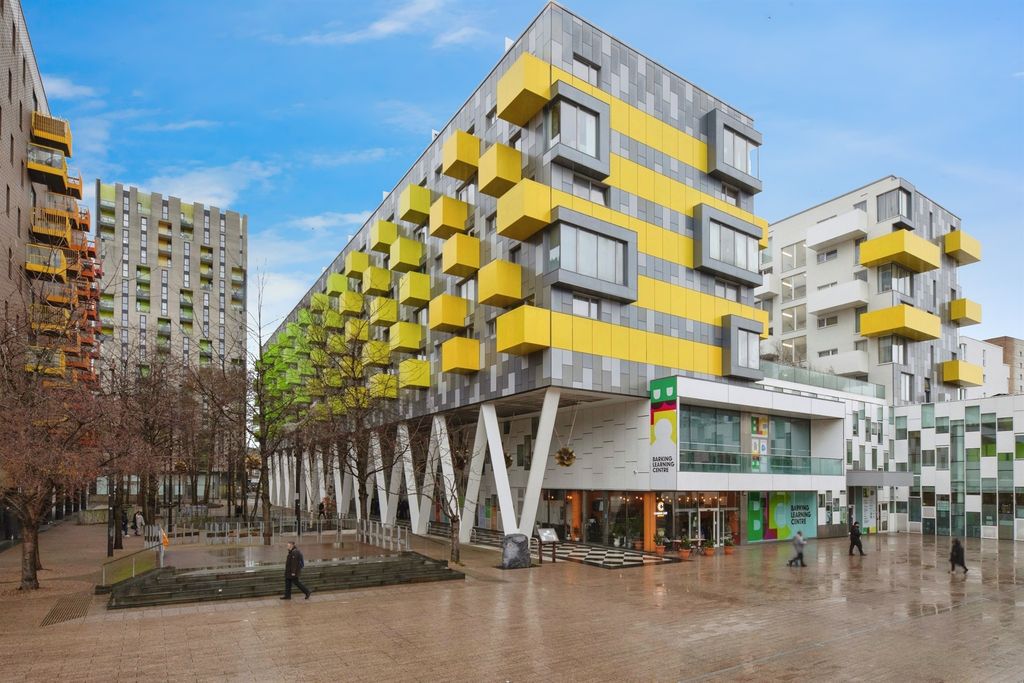 Property photo 1 of 12