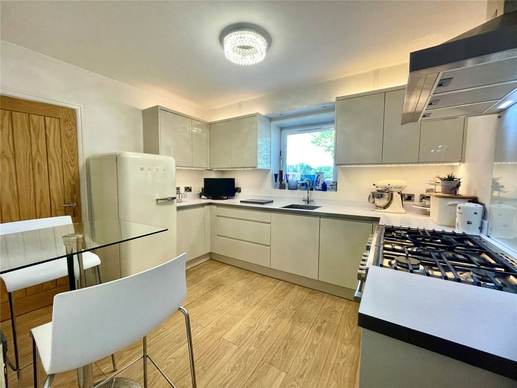 Property photo 1 of 24 Breakfast Kitchen