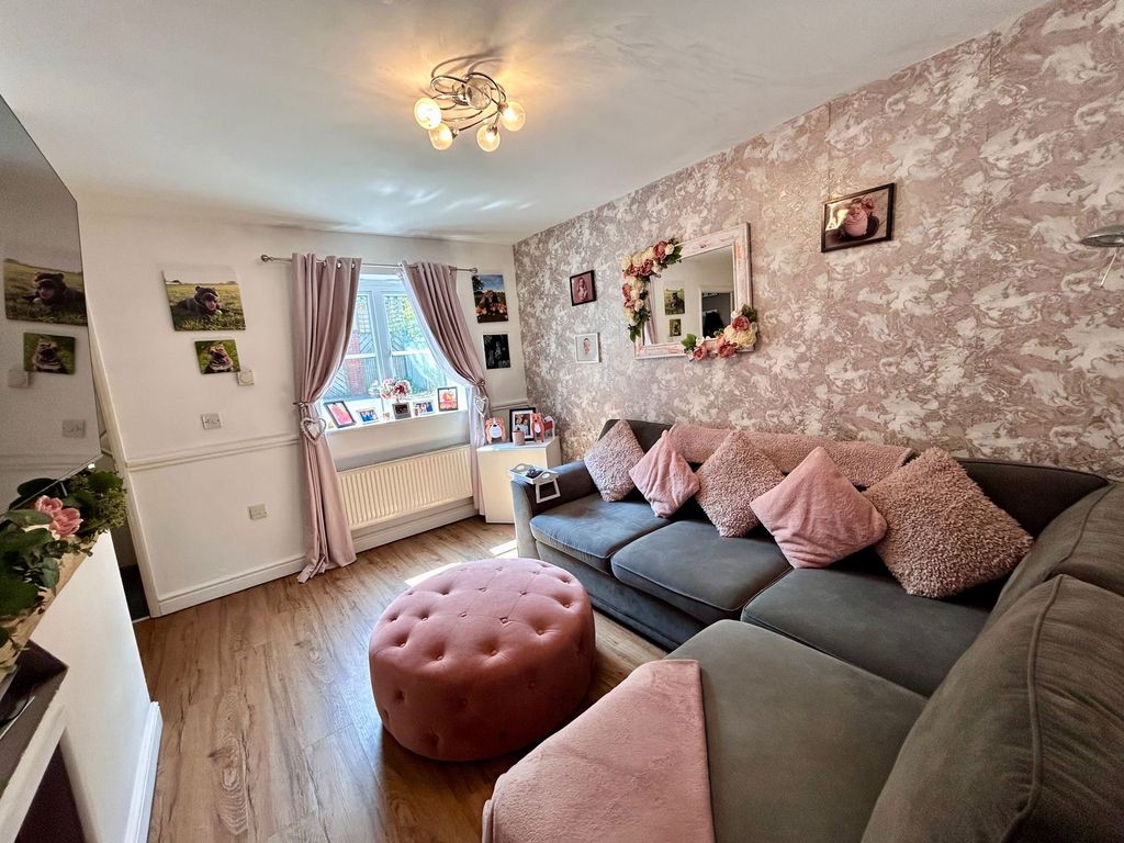 Property photo 2 of 21