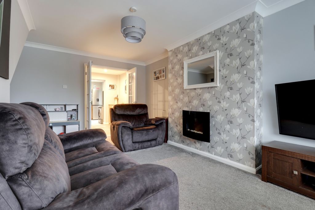 Property photo 3 of 14 3- Rob Hammond Ewemove Pontefract