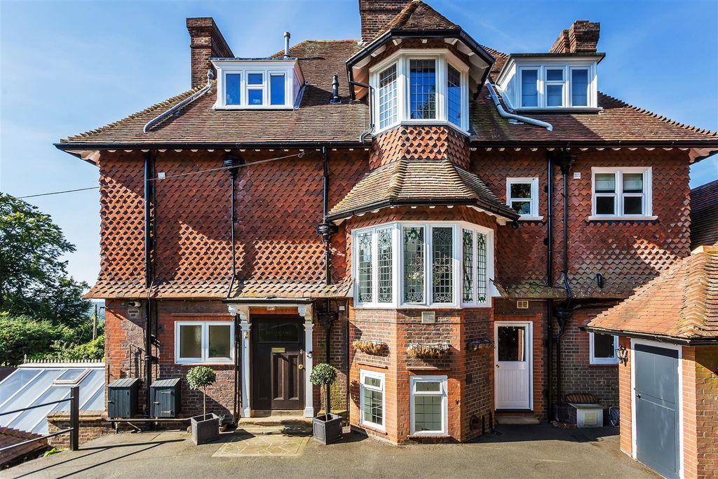 Additional image 41 of 3 bed flat to rent23 Warwicks Bench, Guildford, Surrey GU1
