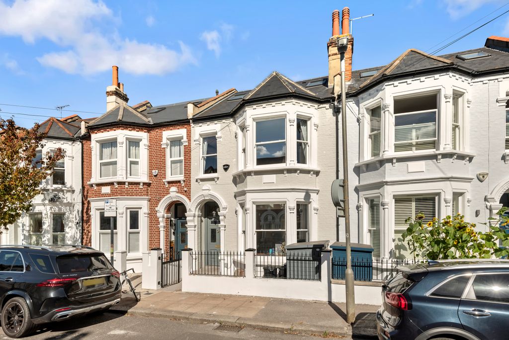 Property photo 2 of 19 Picture No. 32