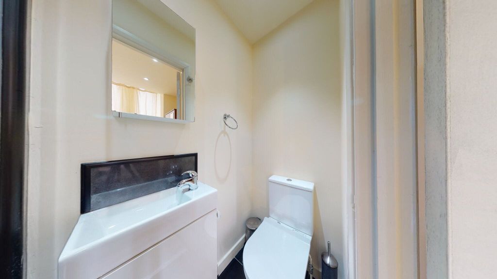 Property photo 3 of 6 Bathroom