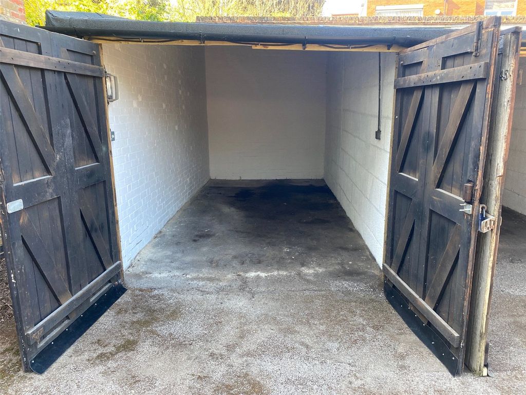 Property photo 2 of 5 Picture No. 05