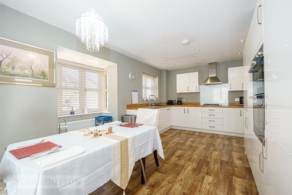 Property photo 2 of 24 Dining Kitchen