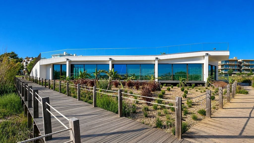 Property photo 1 of 27 Restaurant / Beach Club In Primeira Linha De Mar, Quarteira - Forte Novo