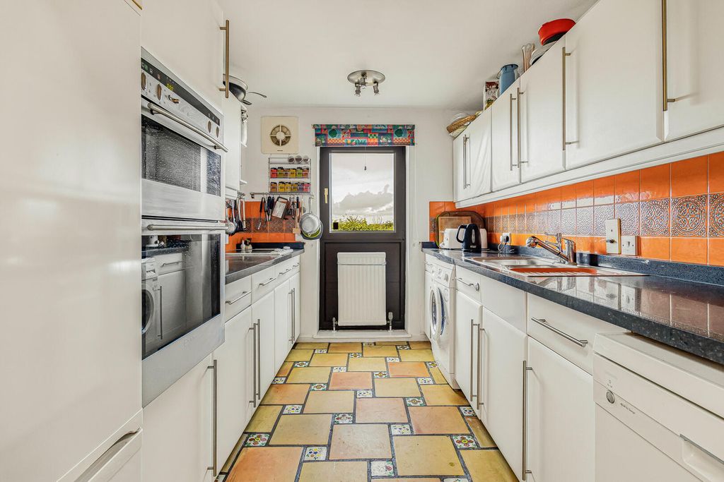 Property photo 2 of 27 21_62153-1.Jpg