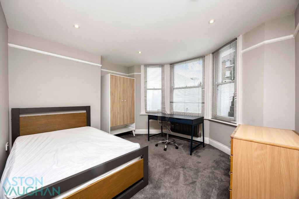 Property photo 3 of 8 4631632