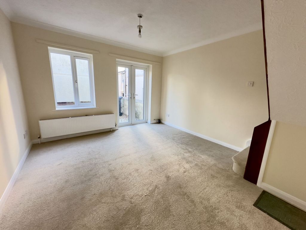 Property photo 2 of 12 Photo 9