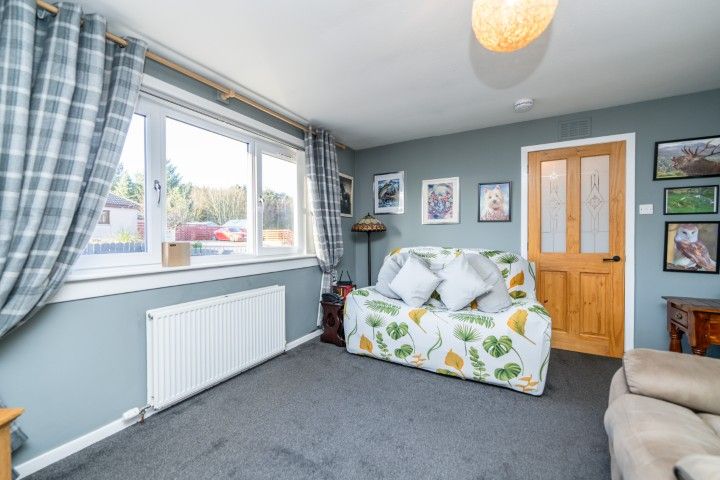 Property photo 3 of 14 Sitting Room