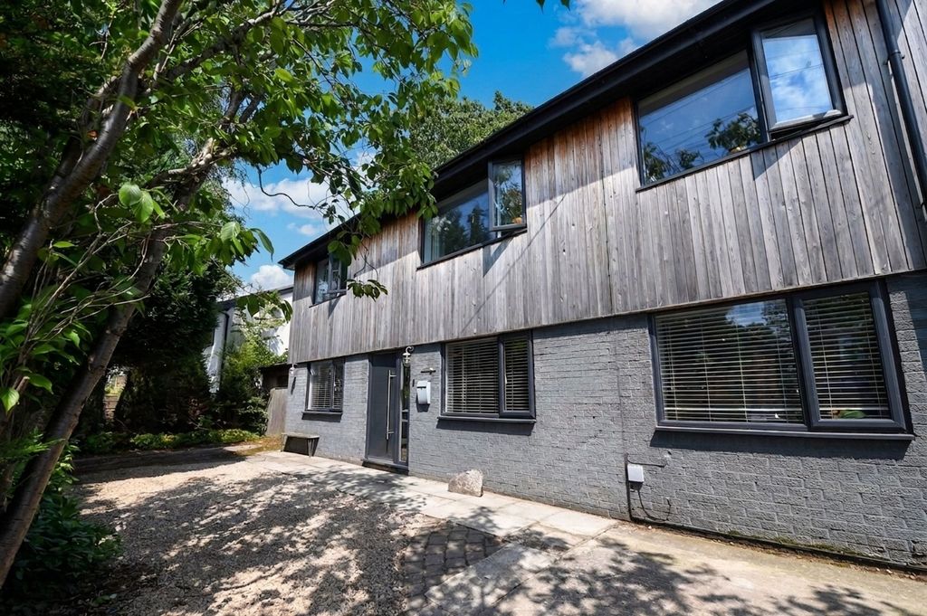 Property photo 1 of 22