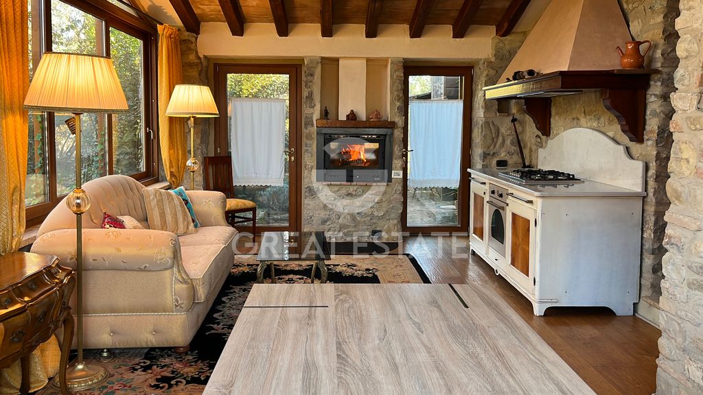 Property photo 2 of 30 Interiors