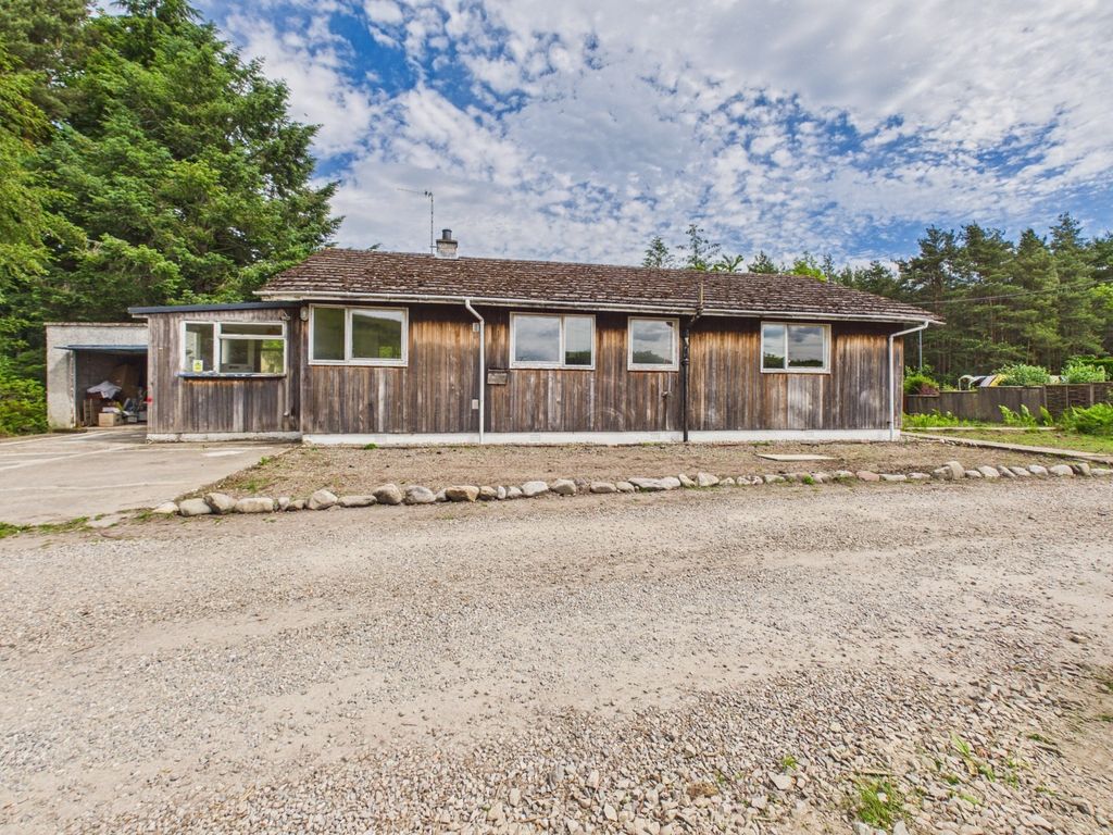 Property photo 2 of 27