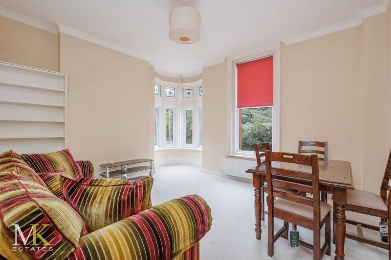 Property photo 3 of 9 Photo 6