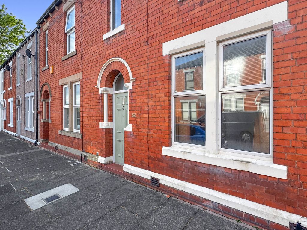 Property photo 1 of 11