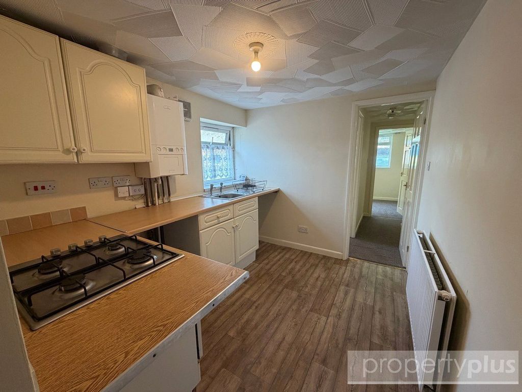 Property photo 3 of 8 Picture No. 12