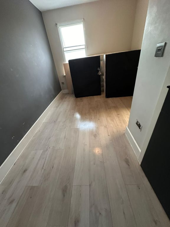 Property photo 1 of 2