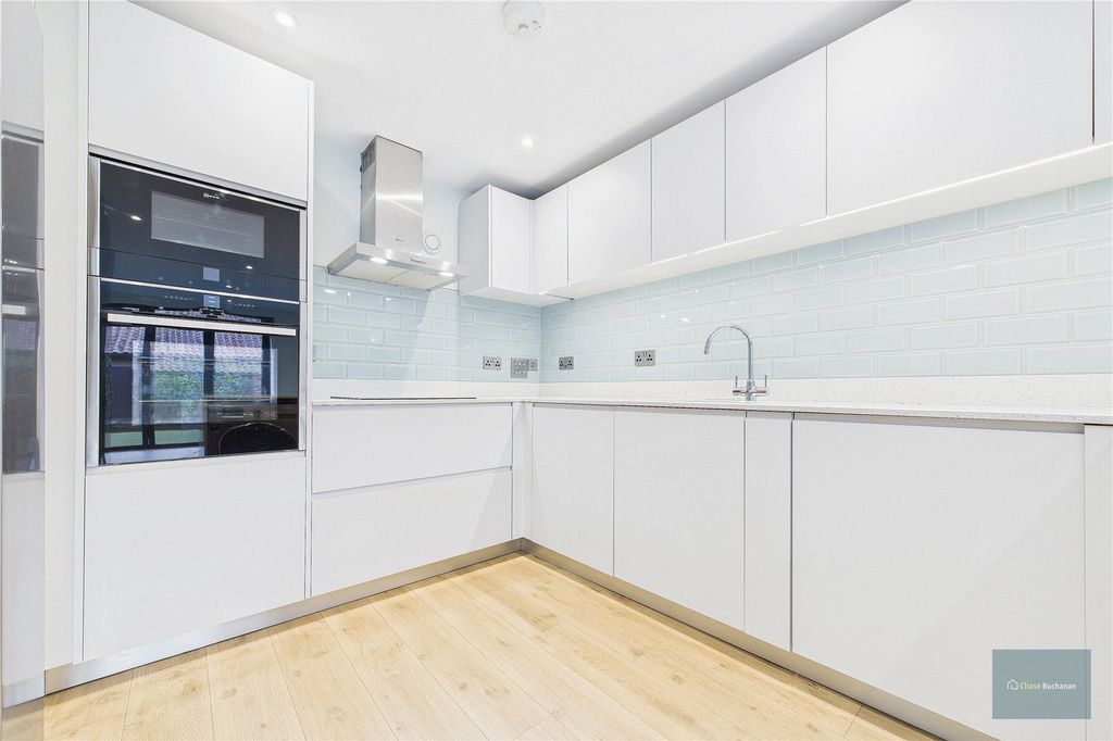 Property photo 3 of 17 Picture No. 21