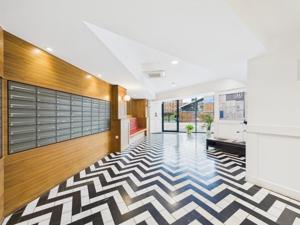 Property photo 2 of 8 Cam01238G0-Pr0556-Still009.Jpg